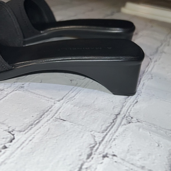 A. Marinelli Black Leather Low Heeled Sandals - Size 8.5 M - Picture 11 of 16